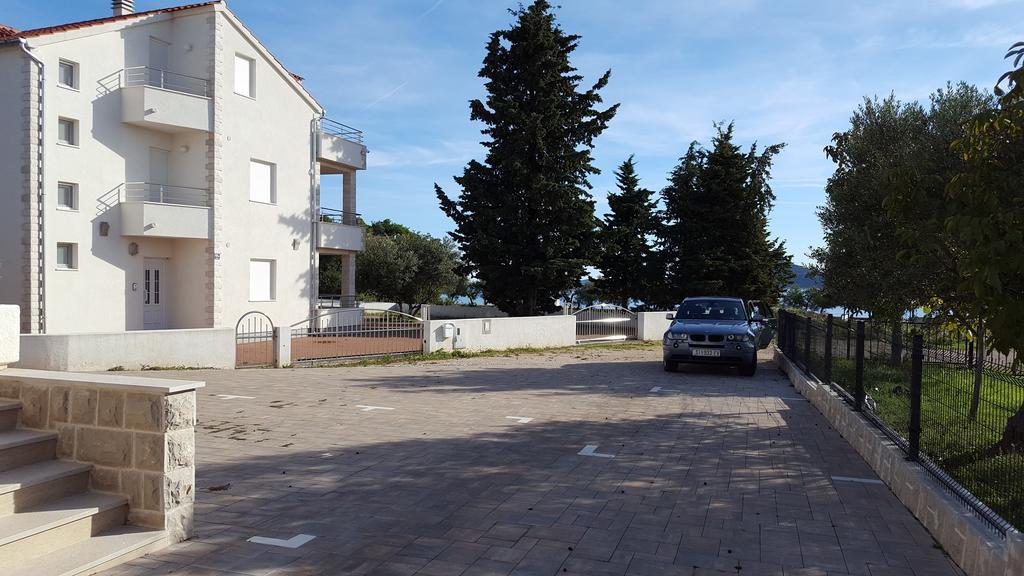 Apartments Luka Vodice Exterior photo