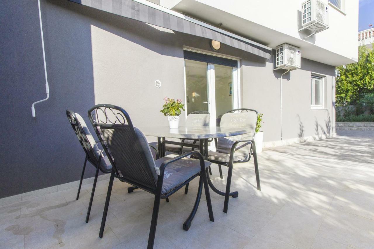 Apartments Luka Vodice Exterior photo
